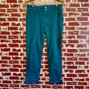 White House Black Market teal Pret-A-Pedi beaded crop pants. Sz 4